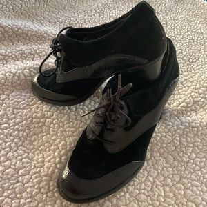 Naturalizer black suede and leather shoes